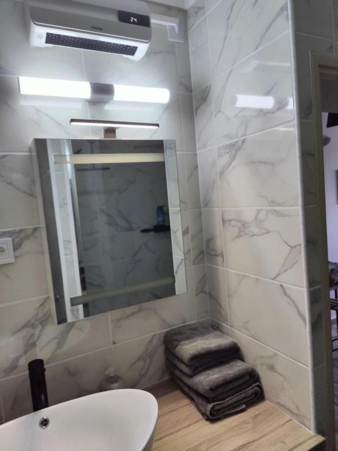 Studio Climatise 50 M.Du Port Сен-Сиприен Экстерьер фото